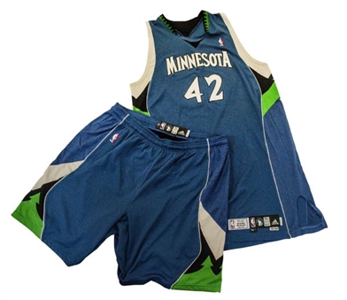 Kevin Love Minnesota Timberwolves 2009-10 Game Worn Uniform (Team LOA)